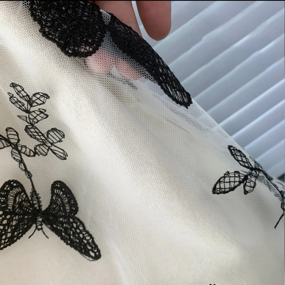 Butterfly Embroidered Bag - Picture 8 of 8